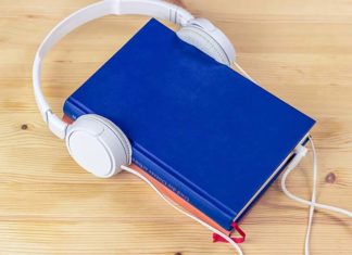 Audiobooki religijne — pomysł na prezent dla seniora