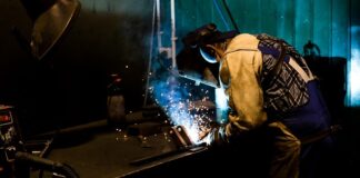 Jaka spawarka inwertorowa do 1500 zł?