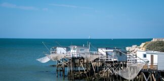 Czy można pływać pontonem z silnikiem elektrycznym?