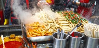 Z czego robi się łódki?