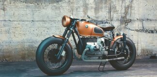 Jak jeździć motocyklem w deszczu?
